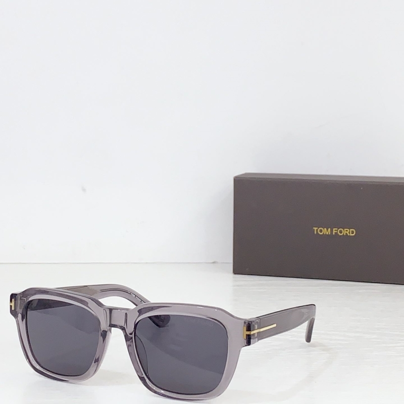 TOM FORD